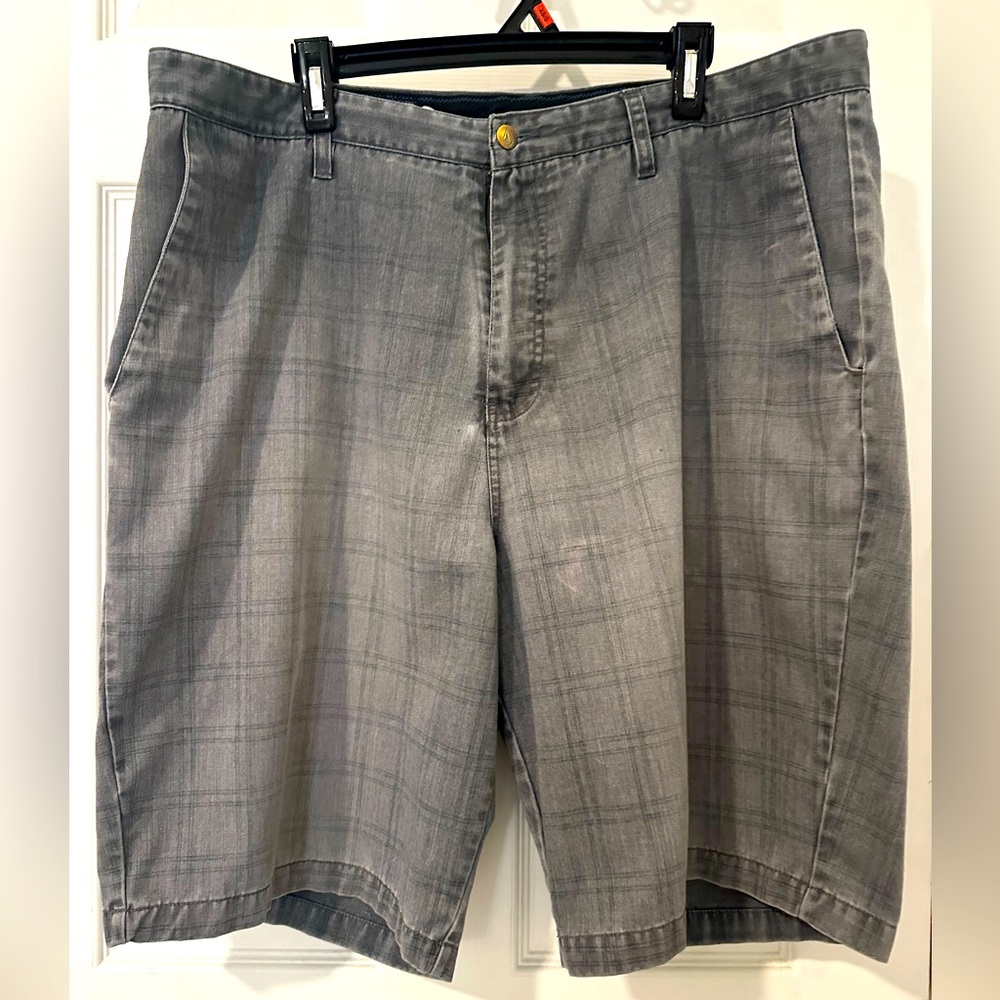 Volcom men shorts